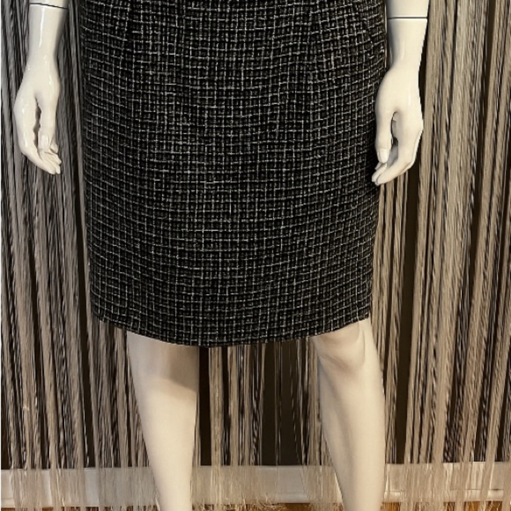 Tristan Classic Black and White flare on top with pockets Women's Skirt size 12